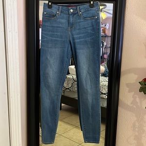 Guess jeans !!